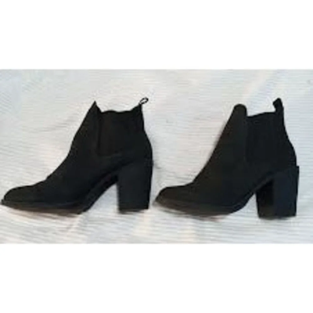 DIVIDED by H&M Ankle Boots Black Size 8 –  Heel